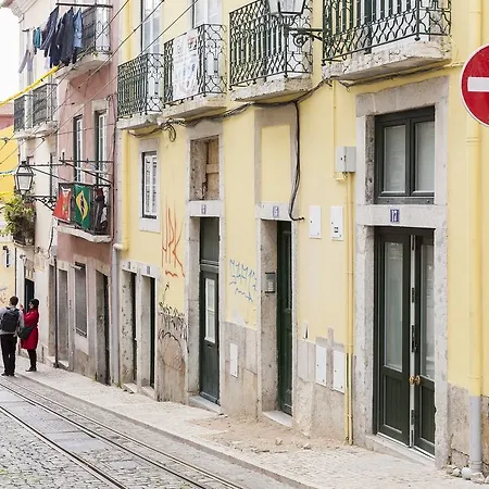 Iconic Tram Views & Loft Living - Loft In Bica-3